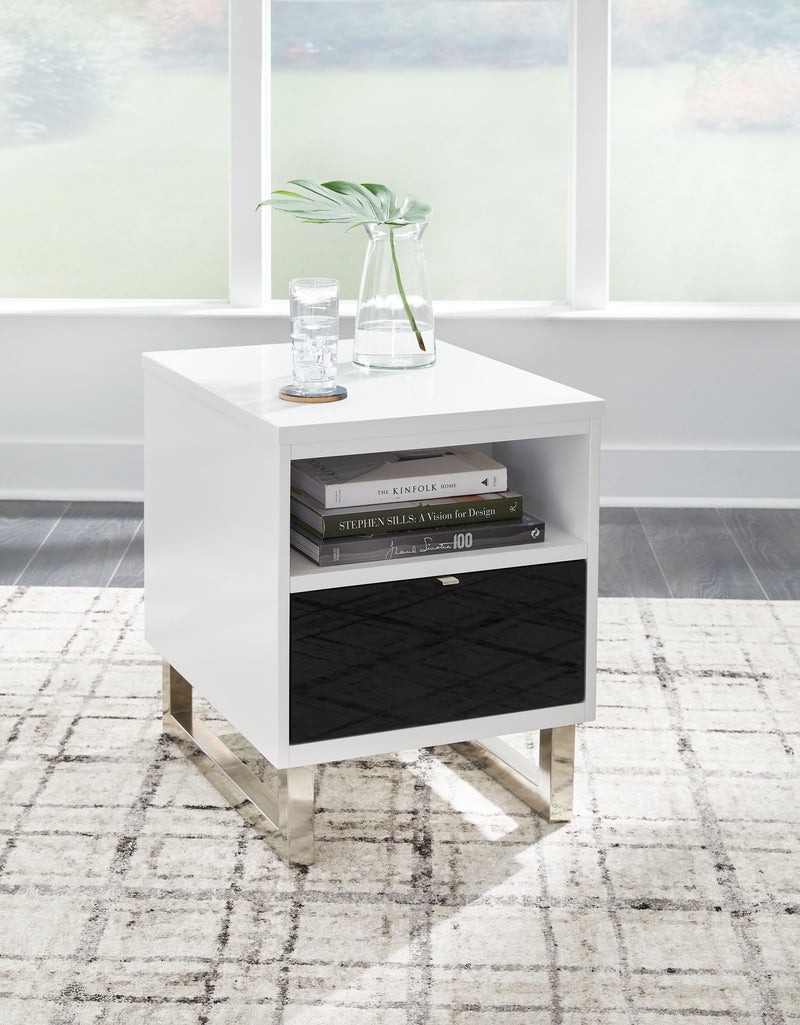 Gardoni - White / Black - Chair Side End Table - JaxCo Furniture
