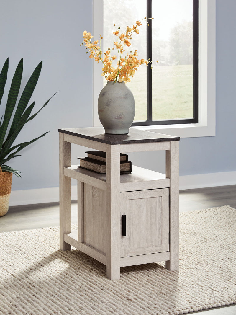 Fendenmore - Chair Side End Table - JaxCo Furniture