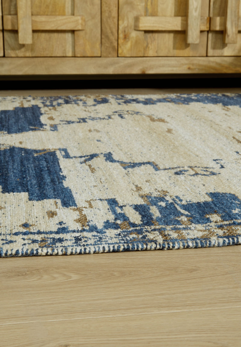 Varnler - Rug - JaxCo Furniture