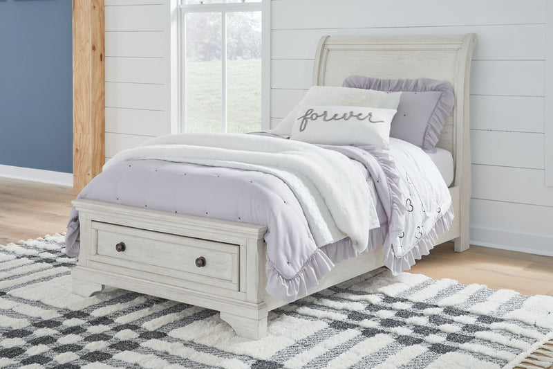 Robbinsdale - Sleigh Bed - JaxCo Furniture