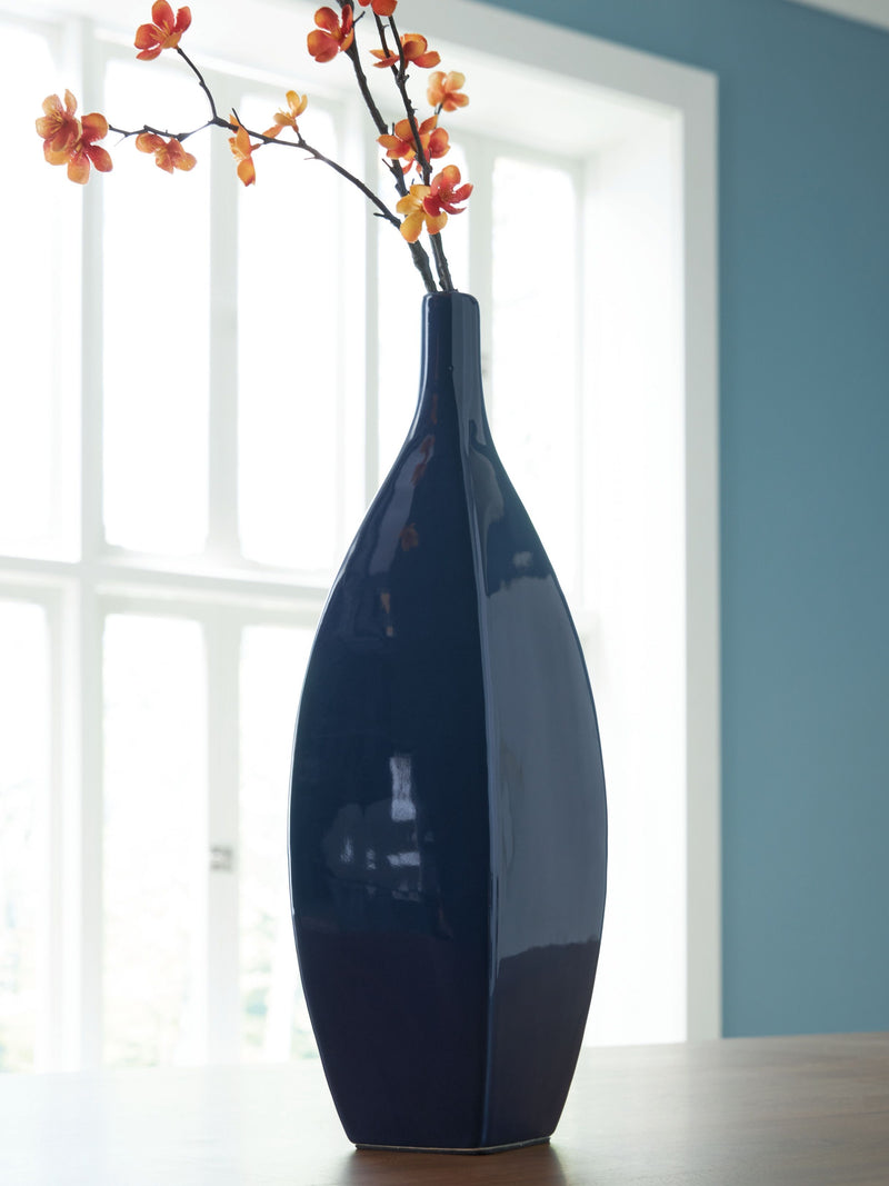 Abtinson - Vase - JaxCo Furniture
