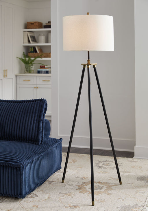 Cashner - Black / Gold Finish - Metal Floor Lamp - JaxCo Furniture