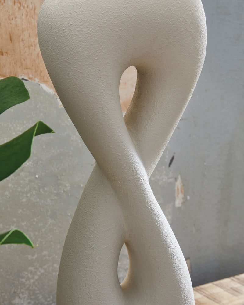 Judrich - White / Gold Finish - Poly Table Lamp - JaxCo Furniture