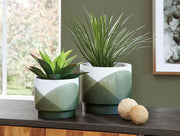 Ardenridge - Green / White - Planter Set (Set of 2) - JaxCo Furniture