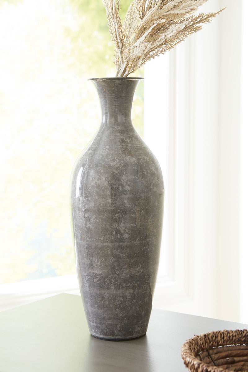 Brockwich - Vase - JaxCo Furniture