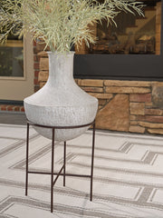 Estonbank - Vase - JaxCo Furniture