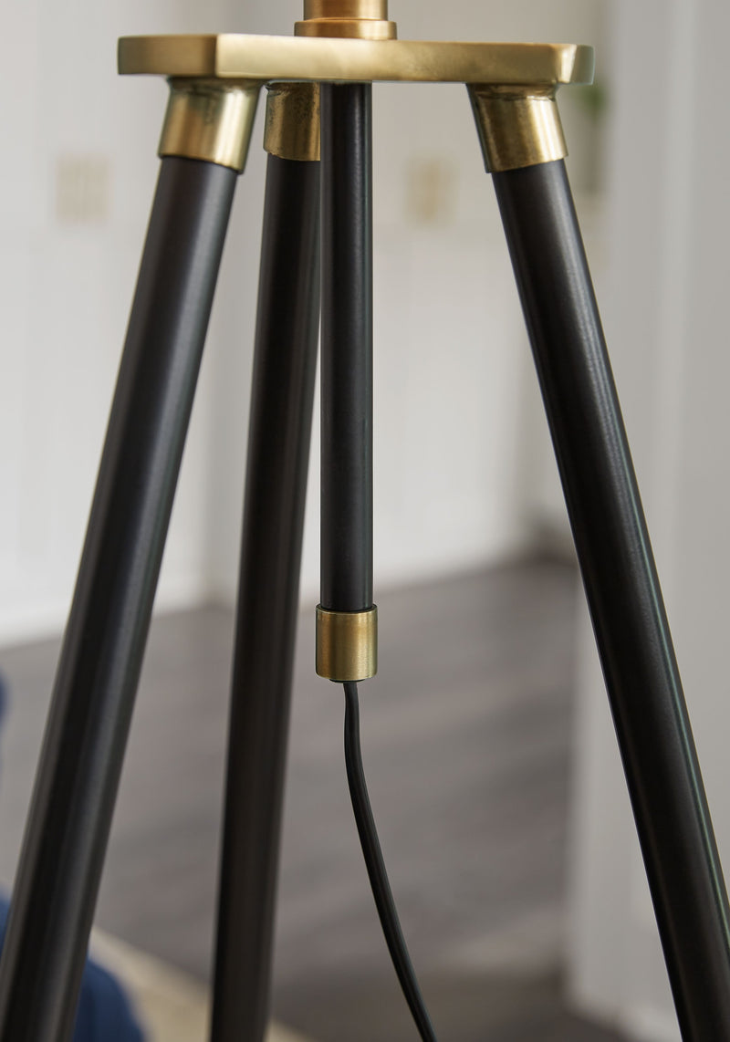 Cashner - Black / Gold Finish - Metal Floor Lamp - JaxCo Furniture