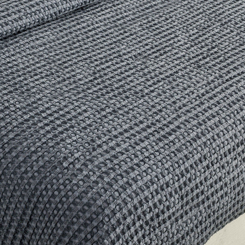 Colmar - Quilt Set - JaxCo Furniture