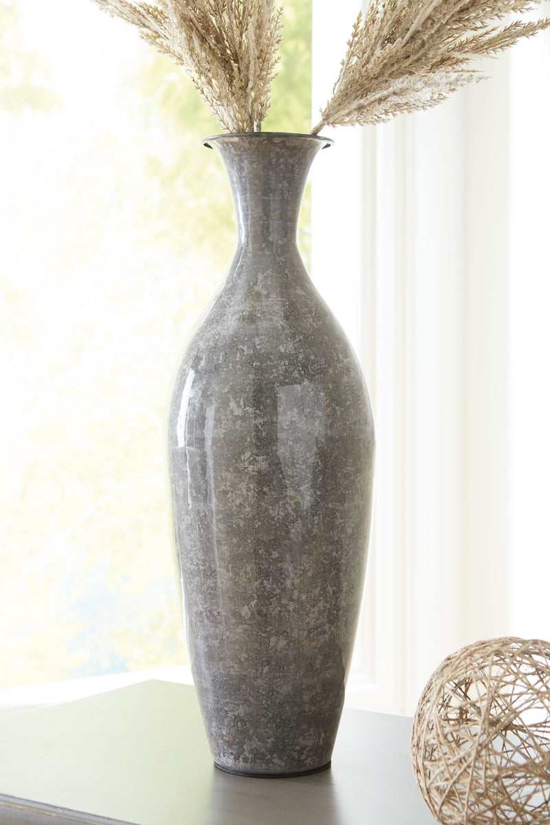 Brockwich - Vase - JaxCo Furniture