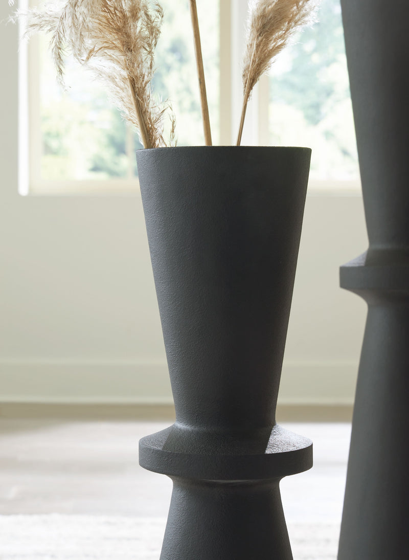 Collisten - Vase - JaxCo Furniture