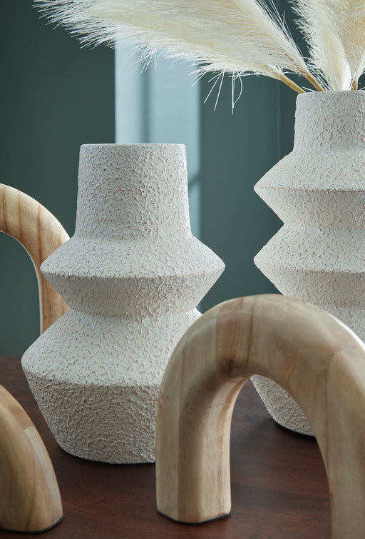 Maddwarth - White / Natural Brown - Accessory Set (Set of 5) - JaxCo Furniture