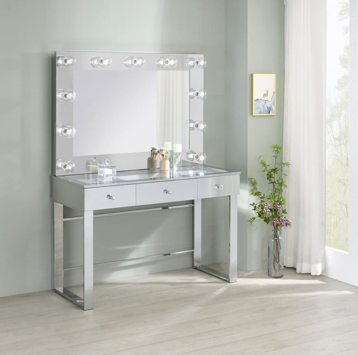 Umbridge - 3-Drawer Vanity Set With Lighting - Chrome And White - JaxCo Furniture