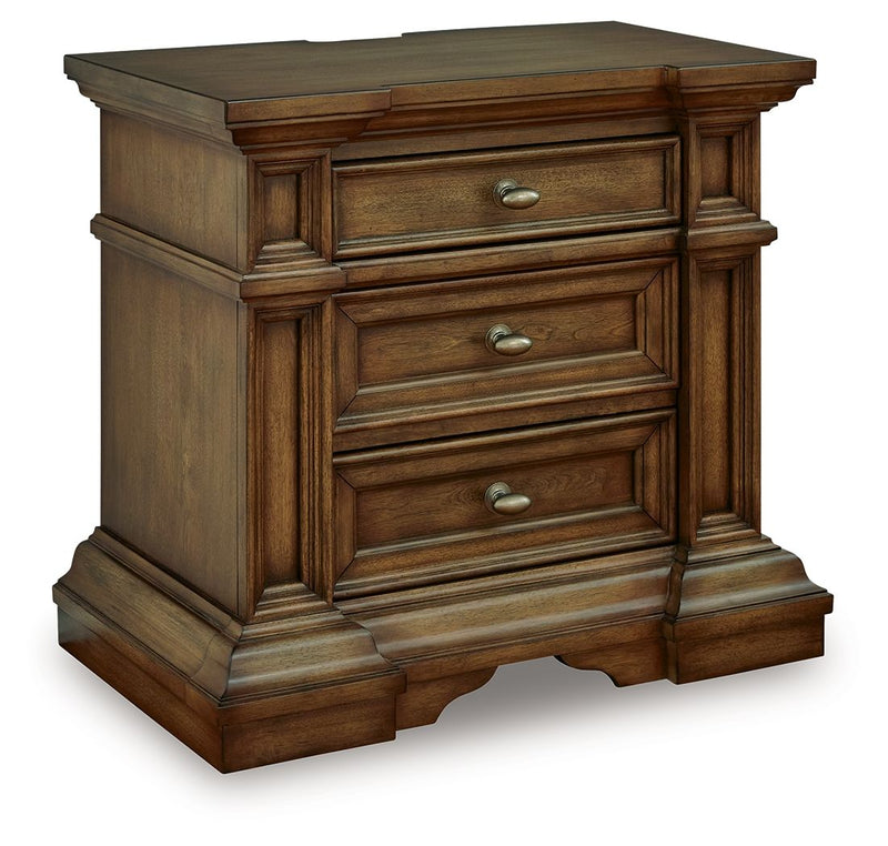 Frantanna - Three Drawer Night Stand - Brown - JaxCo Furniture