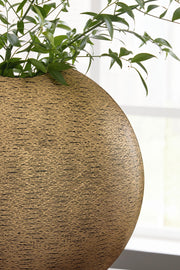 Iansboro - Vase - JaxCo Furniture