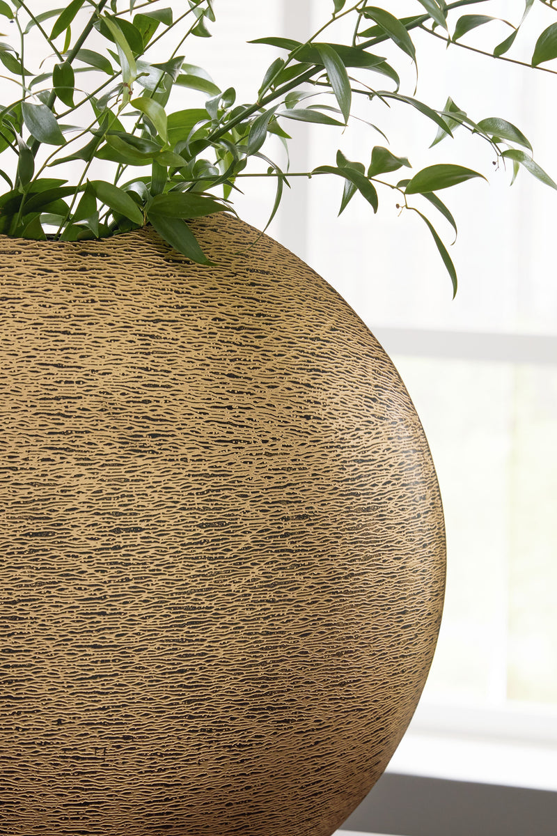 Iansboro - Vase - JaxCo Furniture