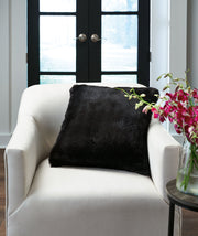 Gariland - Faux Fur Pillow - JaxCo Furniture